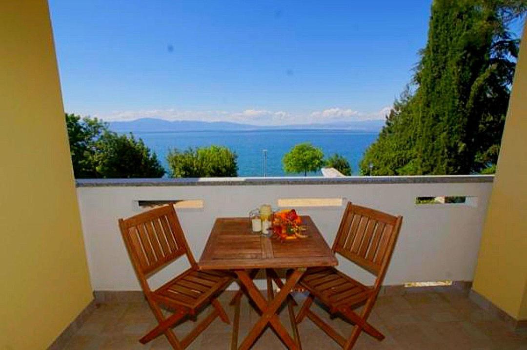 Villa Bionda Malinska Rum bild
